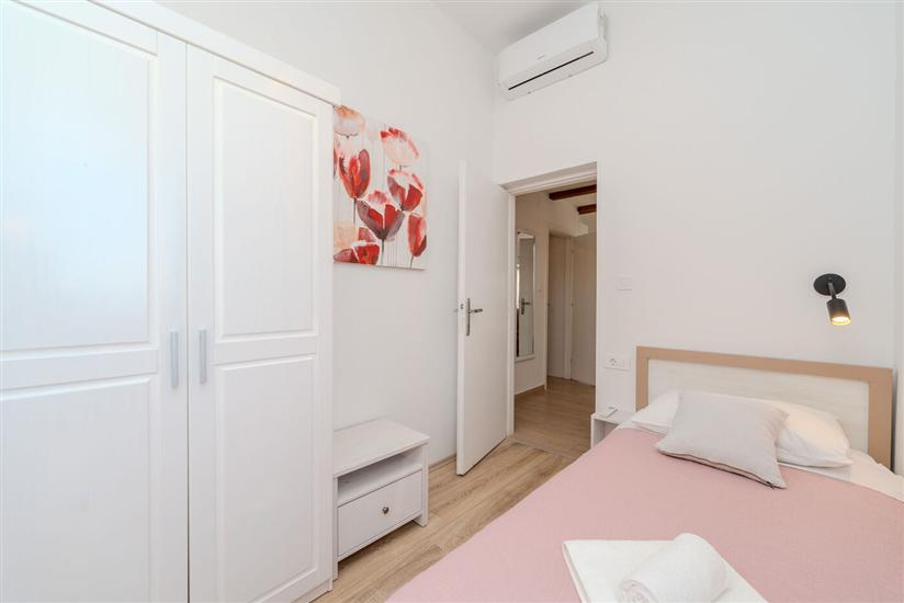 Apartment A2, for 6 persons
