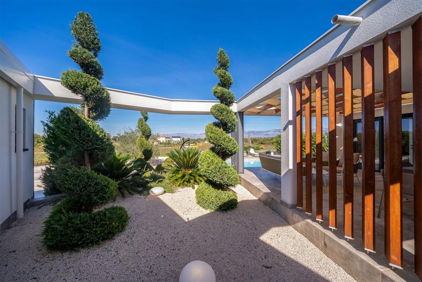 Villa Royal Green Resort