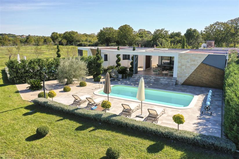 Villa Royal Green Resort