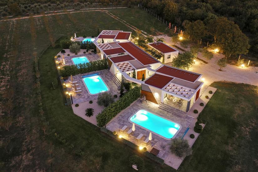 Villa Royal Green Resort
