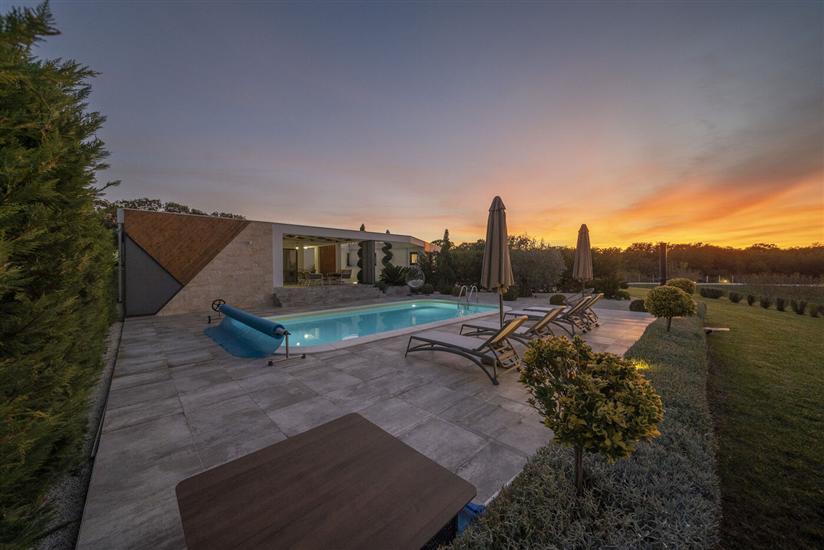 Villa Royal Green Resort