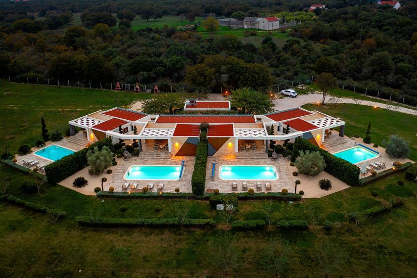 Villa Royal Green Resort