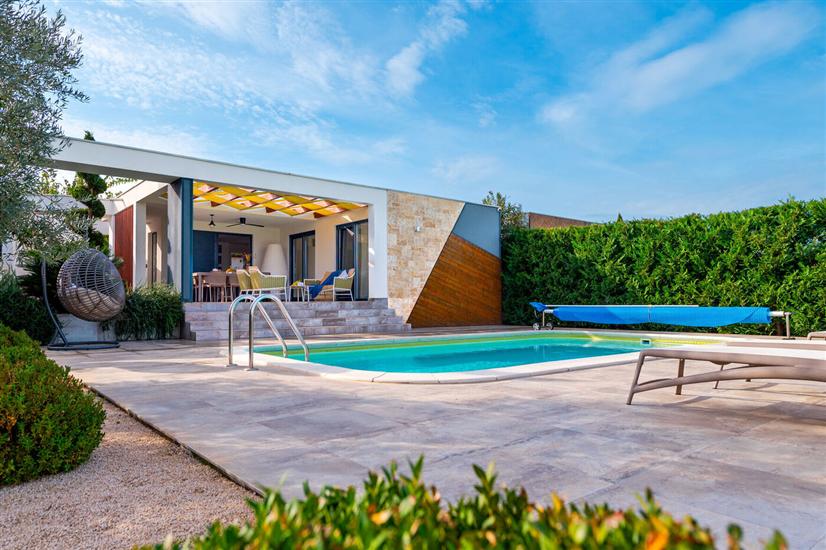 Villa Royal Green Resort