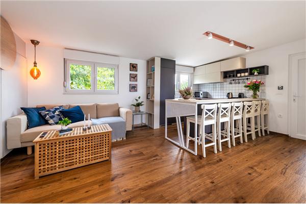 House K1, for 24 persons