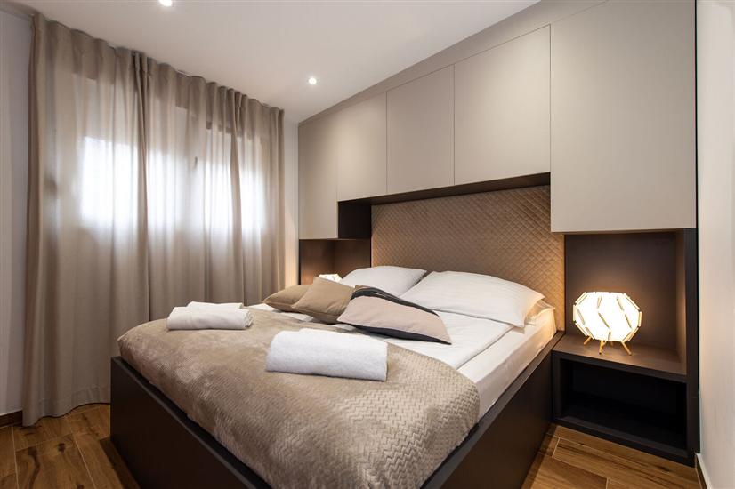 House K1, for 24 persons