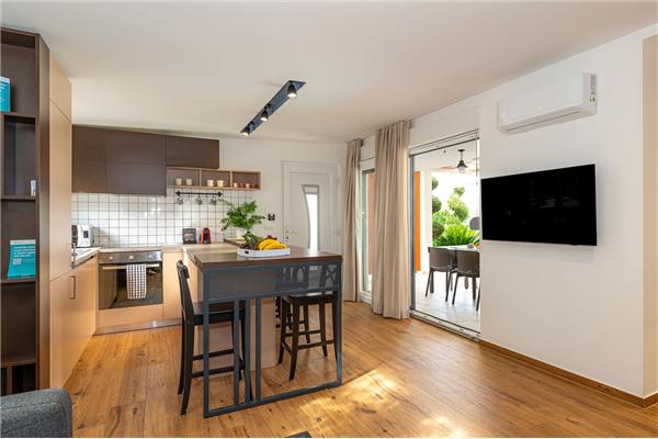 House K1, for 24 persons