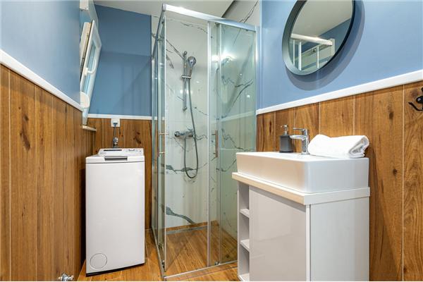 House K1, for 24 persons