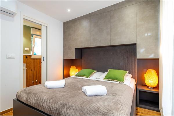 House K1, for 24 persons