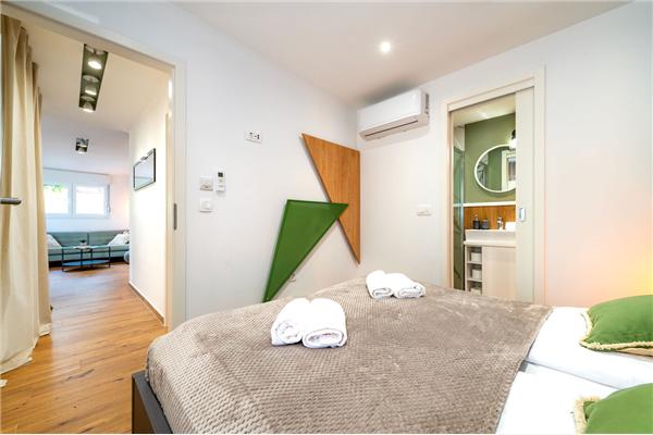 House K1, for 24 persons