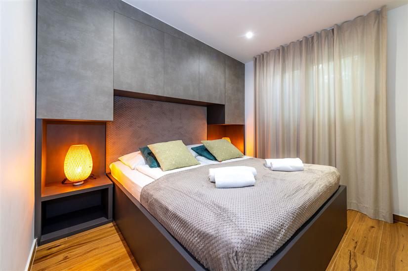 House K1, for 24 persons