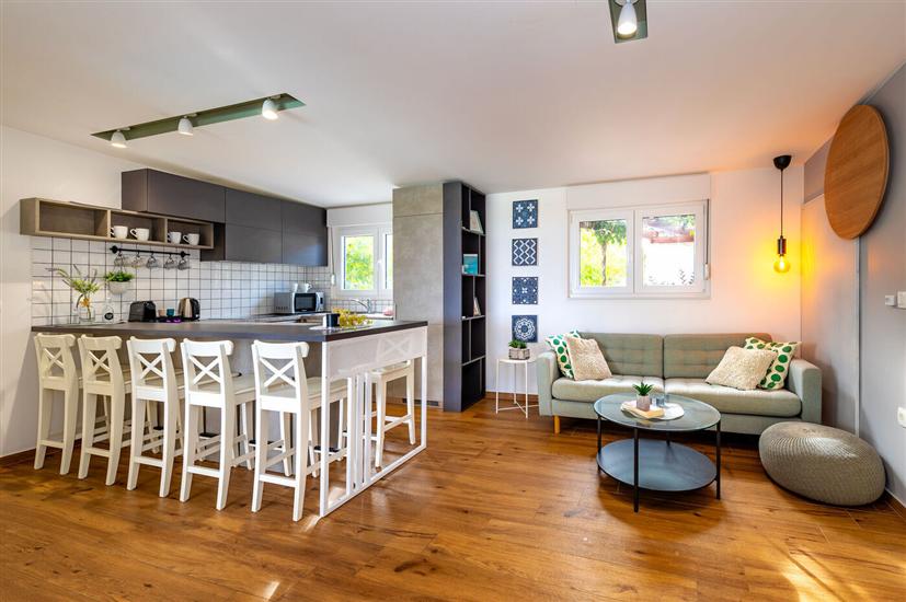 House K1, for 24 persons