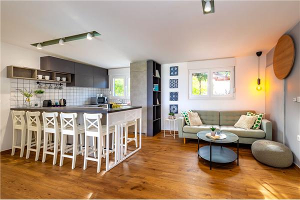 House K1, for 24 persons