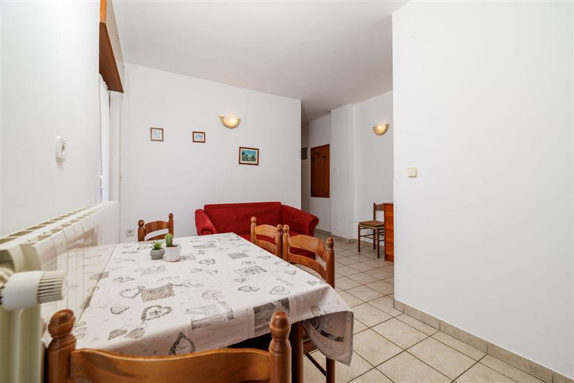 Apartment A4, for 5 persons