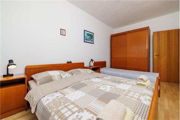 Apartment A4, for 5 persons