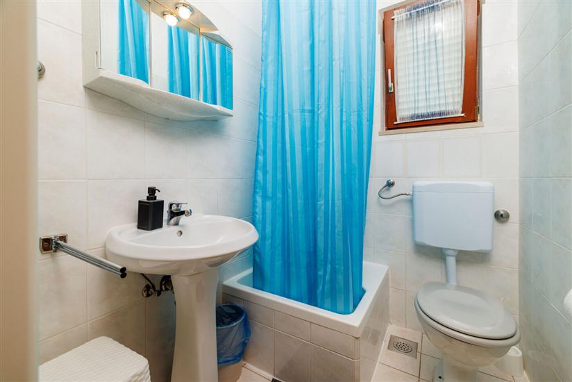 Apartment A4, for 5 persons