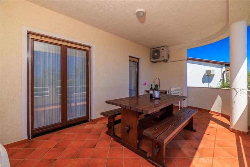 Apartment A4, for 5 persons