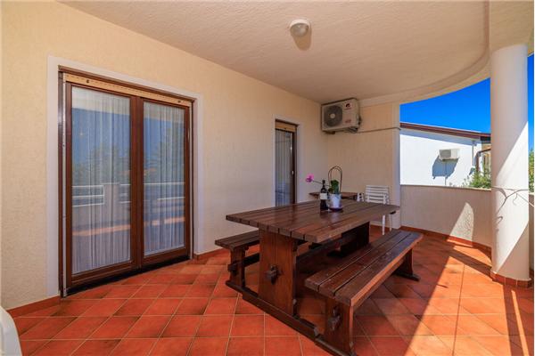 Apartment A4, for 5 persons