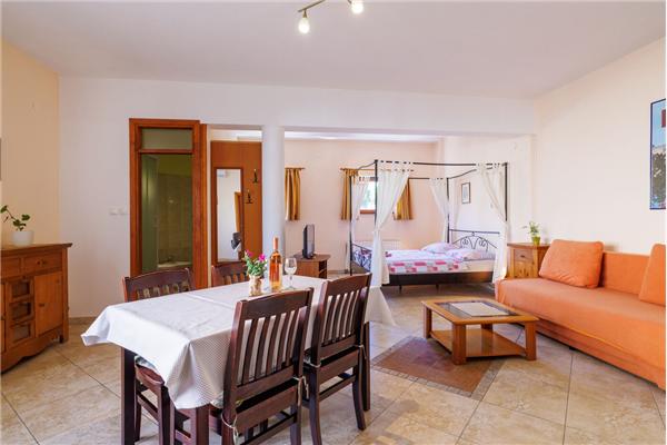 Apartment A8, for 2 persons