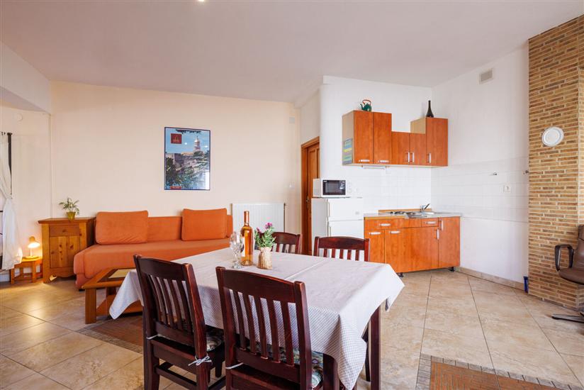 Apartment A8, for 2 persons