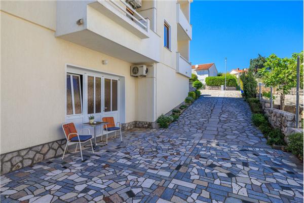 Apartment A8, for 2 persons