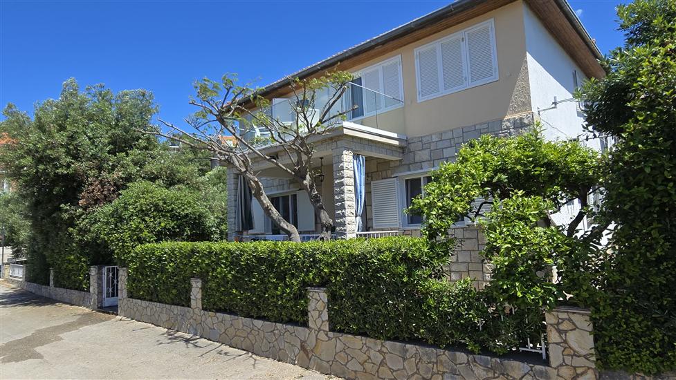 Apartment A1, for 6 persons