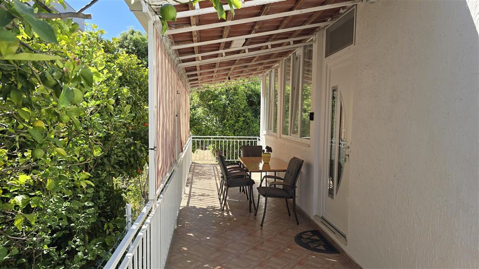 Apartment A1, for 6 persons