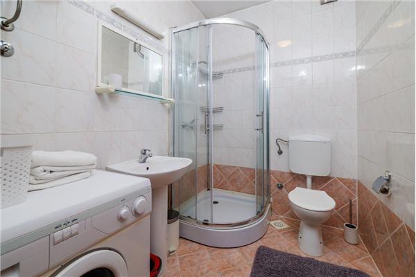 Apartment A3, for 6 persons