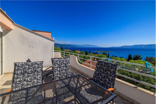 Apartment A4, for 6 persons