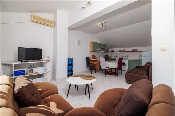Apartment A4, for 6 persons