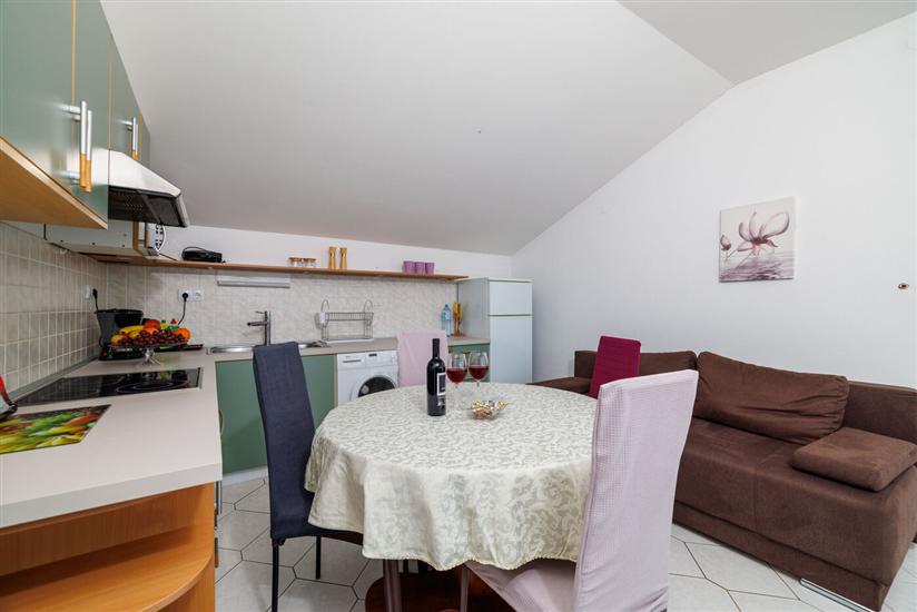 Apartment A4, for 6 persons