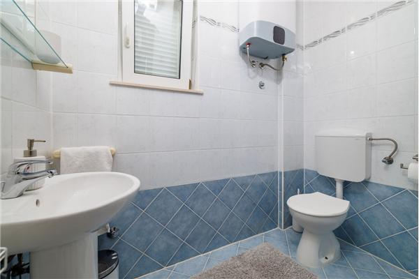 Apartment A4, for 6 persons