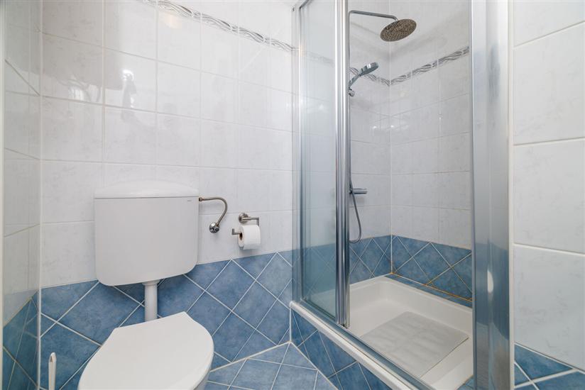 Apartment A4, for 6 persons