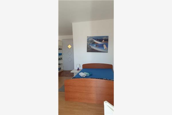 Room S1, for 2 persons