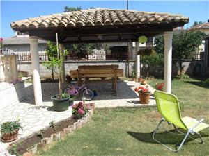 Apartment Radošević Medulin, Size 100.00 m2, Airline distance to town centre 500 m
