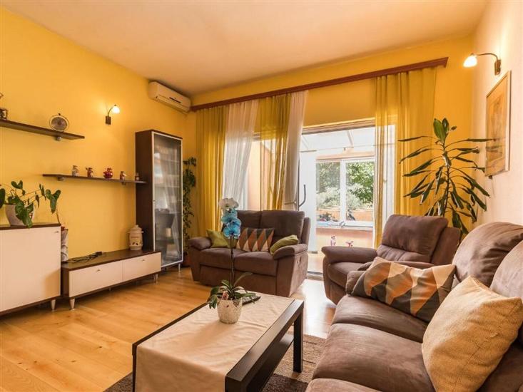 House K1, for 9 persons