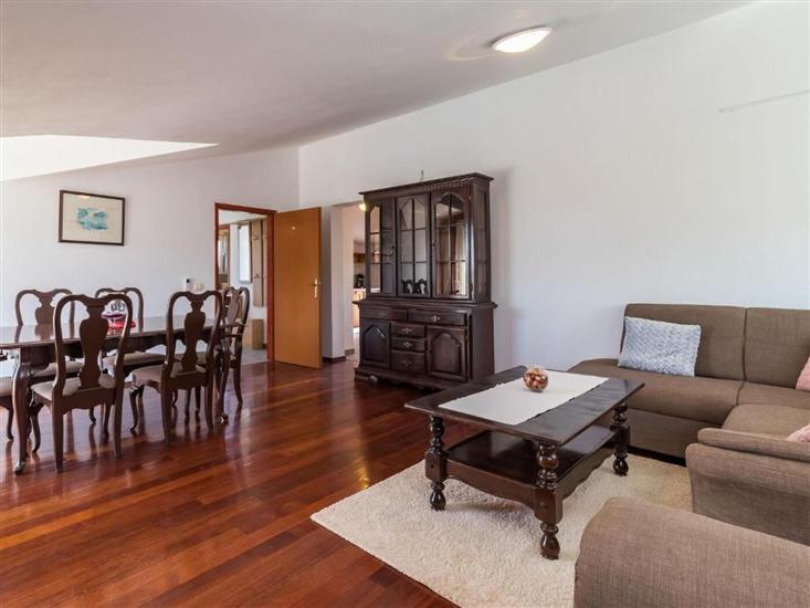 House K1, for 9 persons