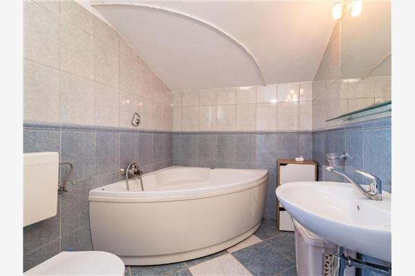 House K1, for 9 persons