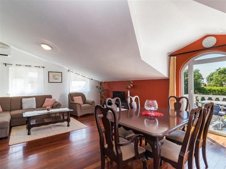 House K1, for 9 persons