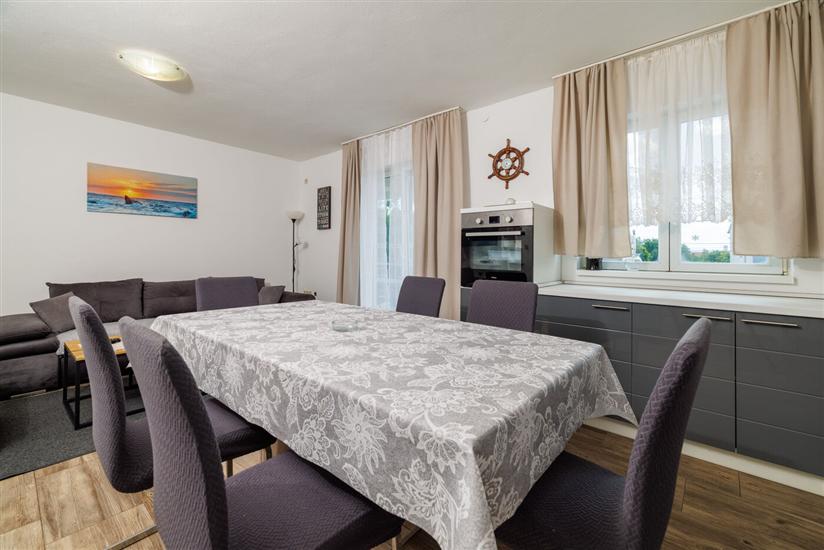 Apartment A1, for 8 persons