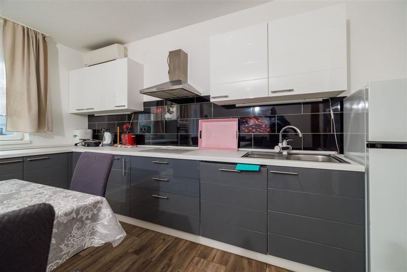 Apartment A1, for 8 persons