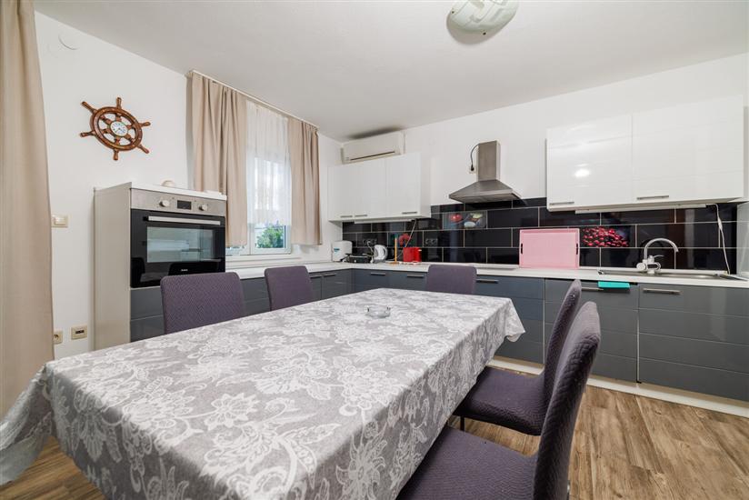 Apartment A1, for 8 persons