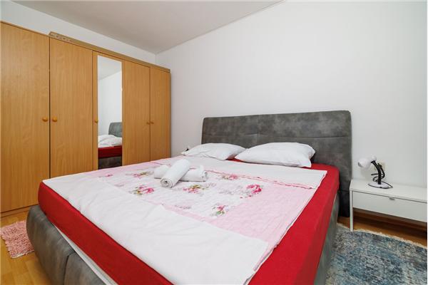 Apartment A1, for 8 persons