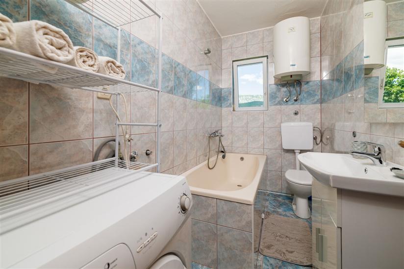 Apartment A1, for 8 persons