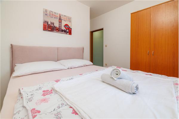 Apartment A1, for 8 persons