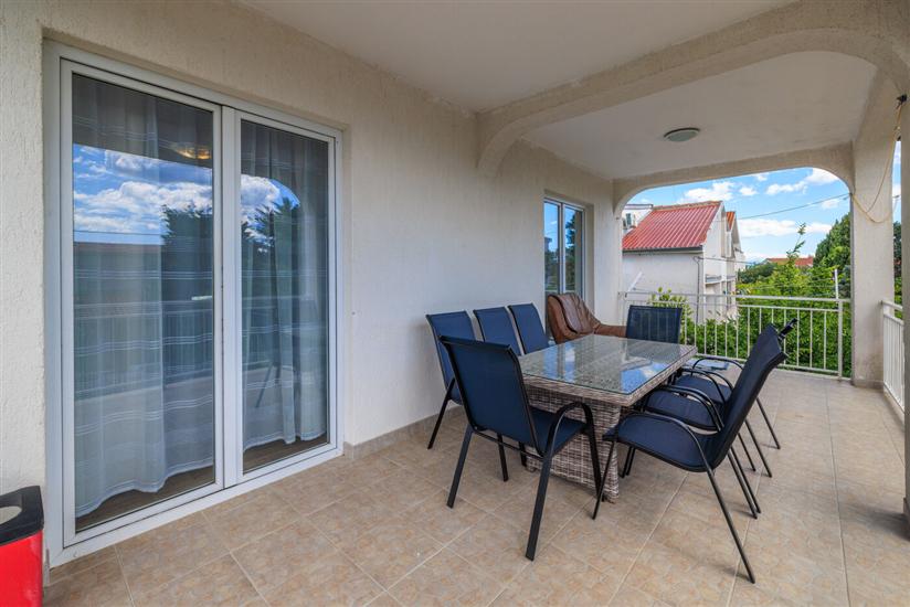 Apartment A1, for 8 persons