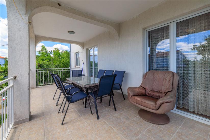 Apartment A1, for 8 persons