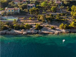 House Sokolić Vela Luka - island Korcula, Size 80.00 m2, Airline distance to the sea 20 m