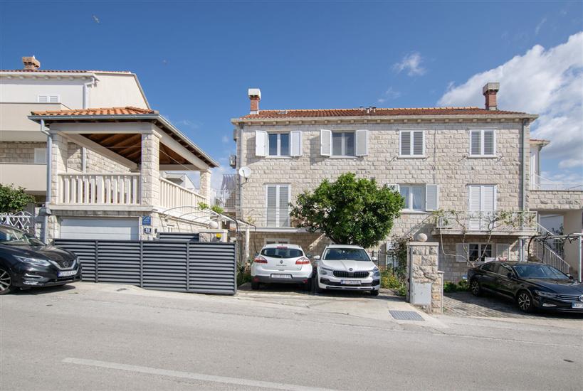 Apartments Pero