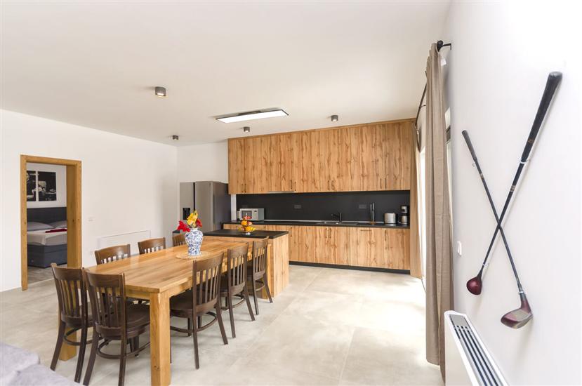 House K1, for 12 persons