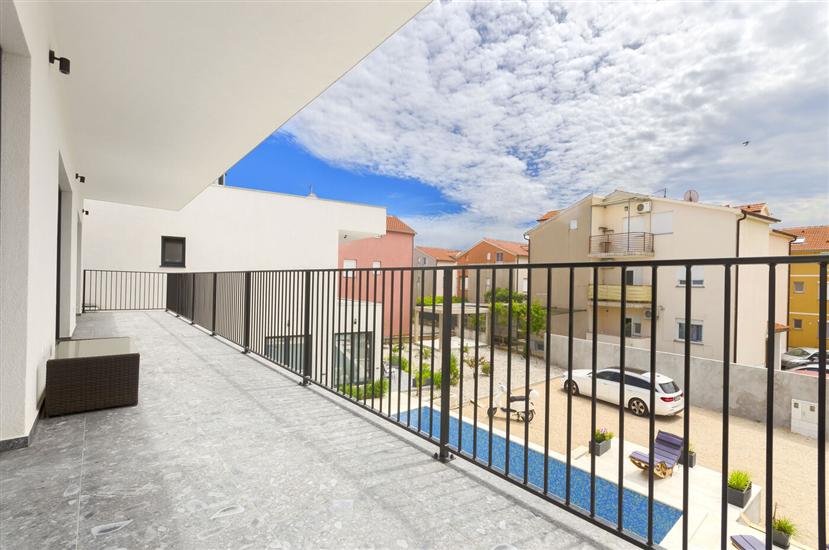 House K1, for 12 persons